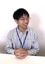 先輩社員
